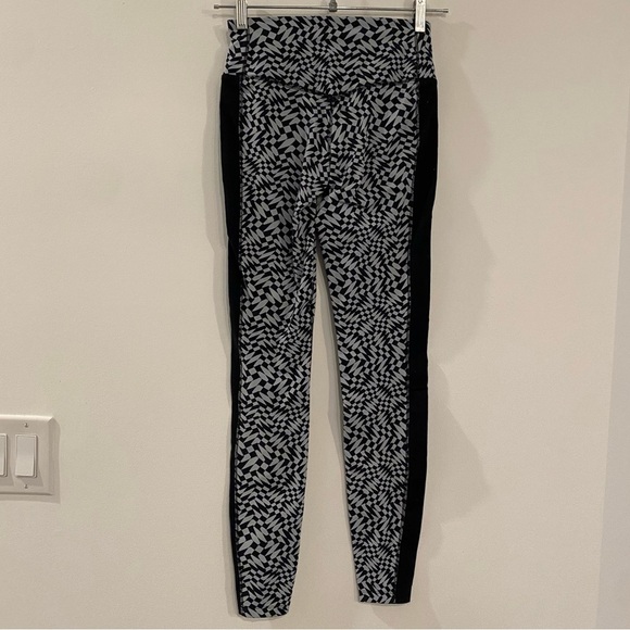 Nike Dri-Fit Legendary Black & Gray Checkered Athletic Leggings - Picture 8 of 13